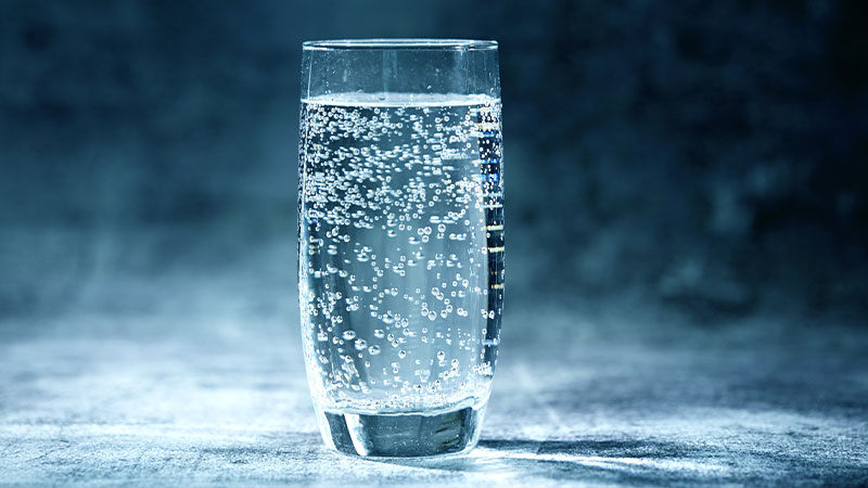 acqua frizzante-acqua ambiente frizzante frizzante fredda
